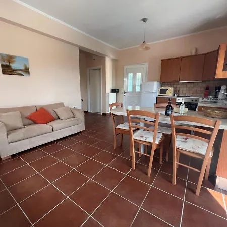 Karavaki & Varkoula Villa Mantzavinata